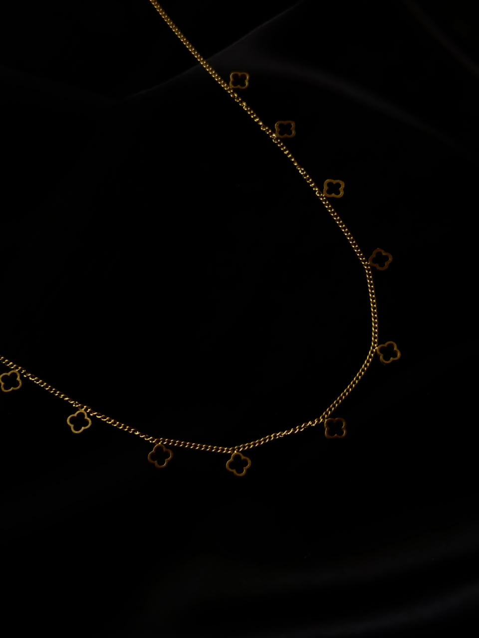 Dainty Clover Necklace